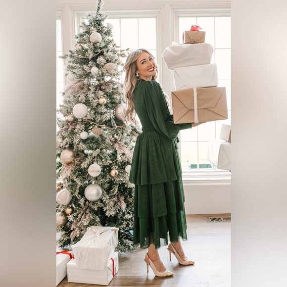 Ivy City Co Dresses & Skirts - Ivy City Co Green Cosette Dress